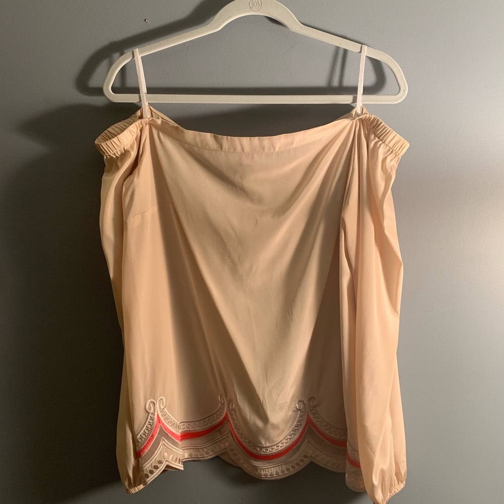 ADIRA SILK OFF THE SHOULDER TOP - Picture 2 of 4